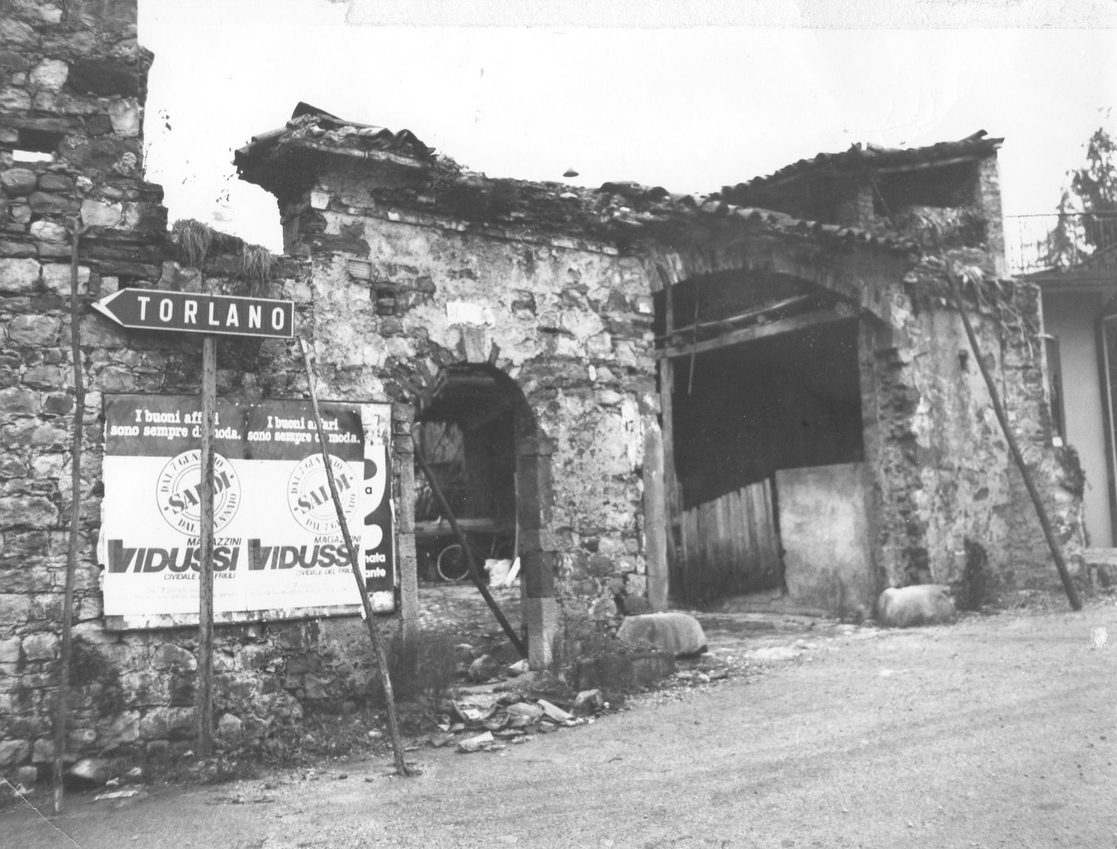 01_Resia – Giugno 1976 – Volontari dalle fabbriche dell’isontino 