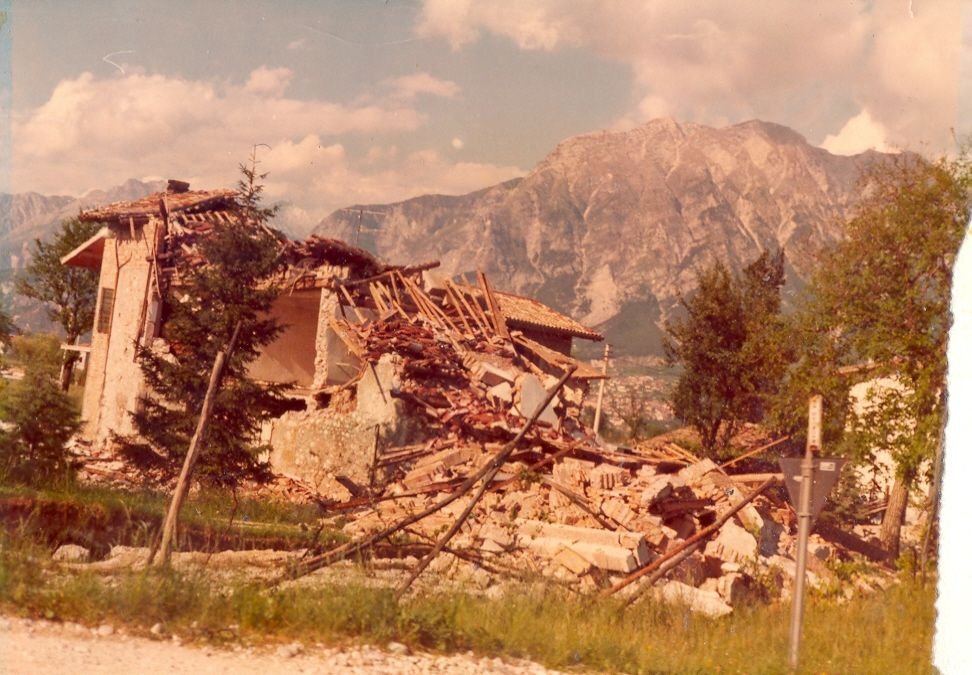 01_Resia – Giugno 1976 – Volontari dalle fabbriche dell’isontino 